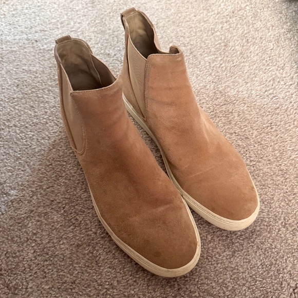 Vince Suede Sneakers - Picture 1 of 5